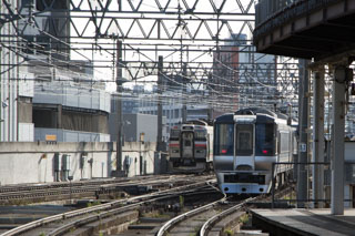 11番線の回送列車と乗り場変更-いつもと少し様子が違った朝の札幌駅