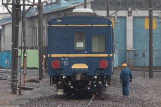 DE15 2521+マヤ34 2008が札幌運転所へ-雨のいつもの駅と札幌運転所の様子